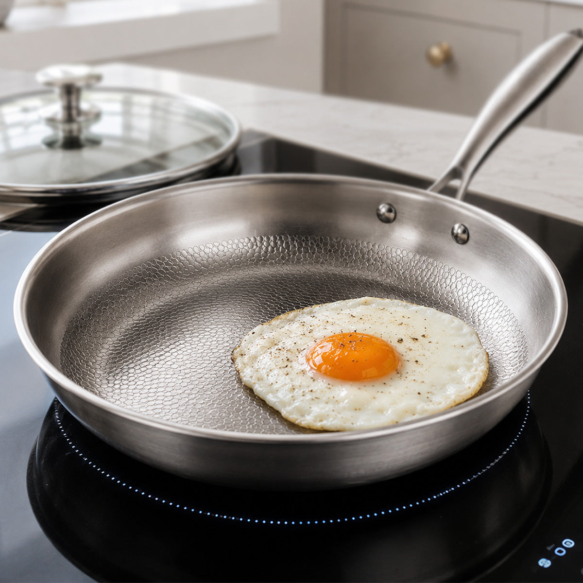 Nordvale™ Hammered Titanium Pan